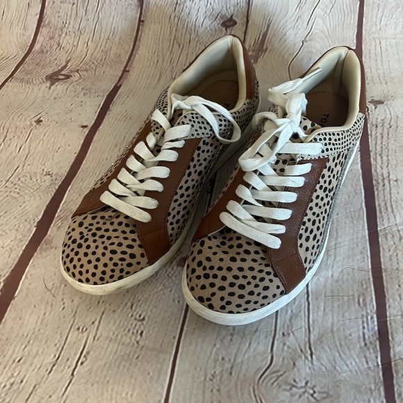 TORRID | Faux Leather Sneaker (WW) | Size 11W - Picture 2 of 9